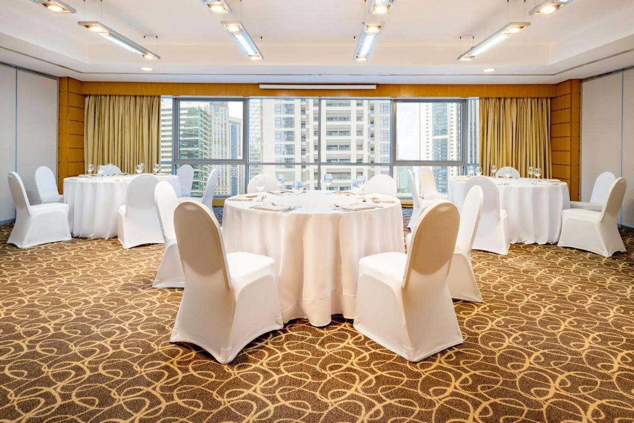 Qabila Westbay Hotel By Marriott Doha Exterior photo Meeting room
