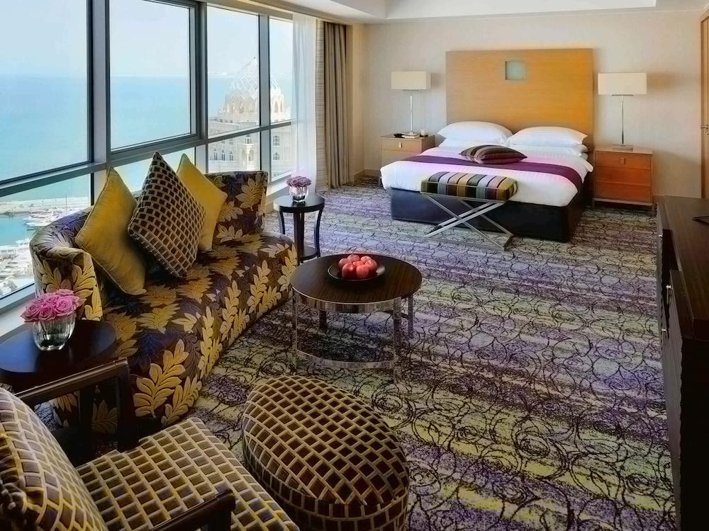 Qabila Westbay Hotel By Marriott Doha Exterior photo A suite at the hotel